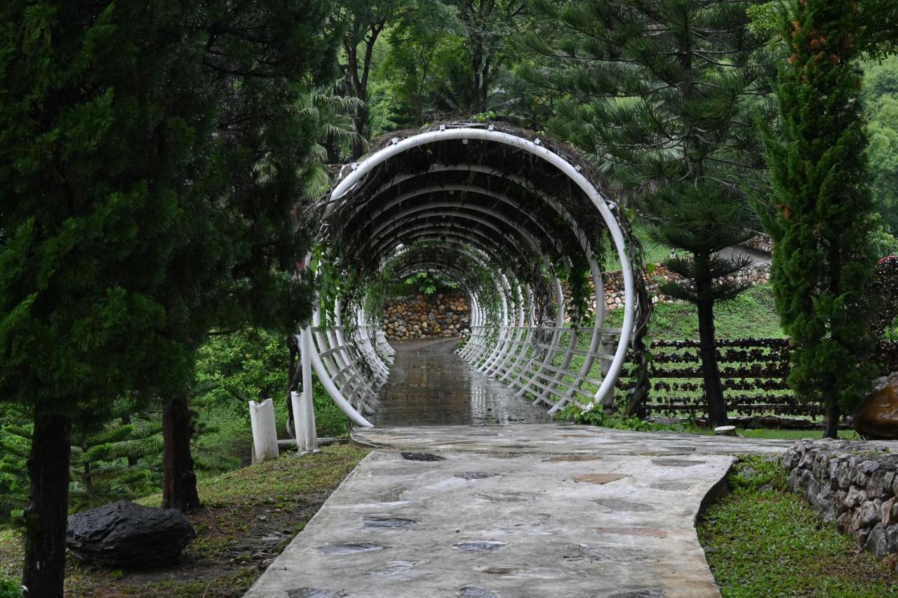 Swiss Valley Hip Resort Suan Phueng Eksteriør billede
