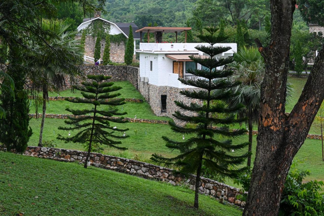 Swiss Valley Hip Resort Suan Phueng Eksteriør billede