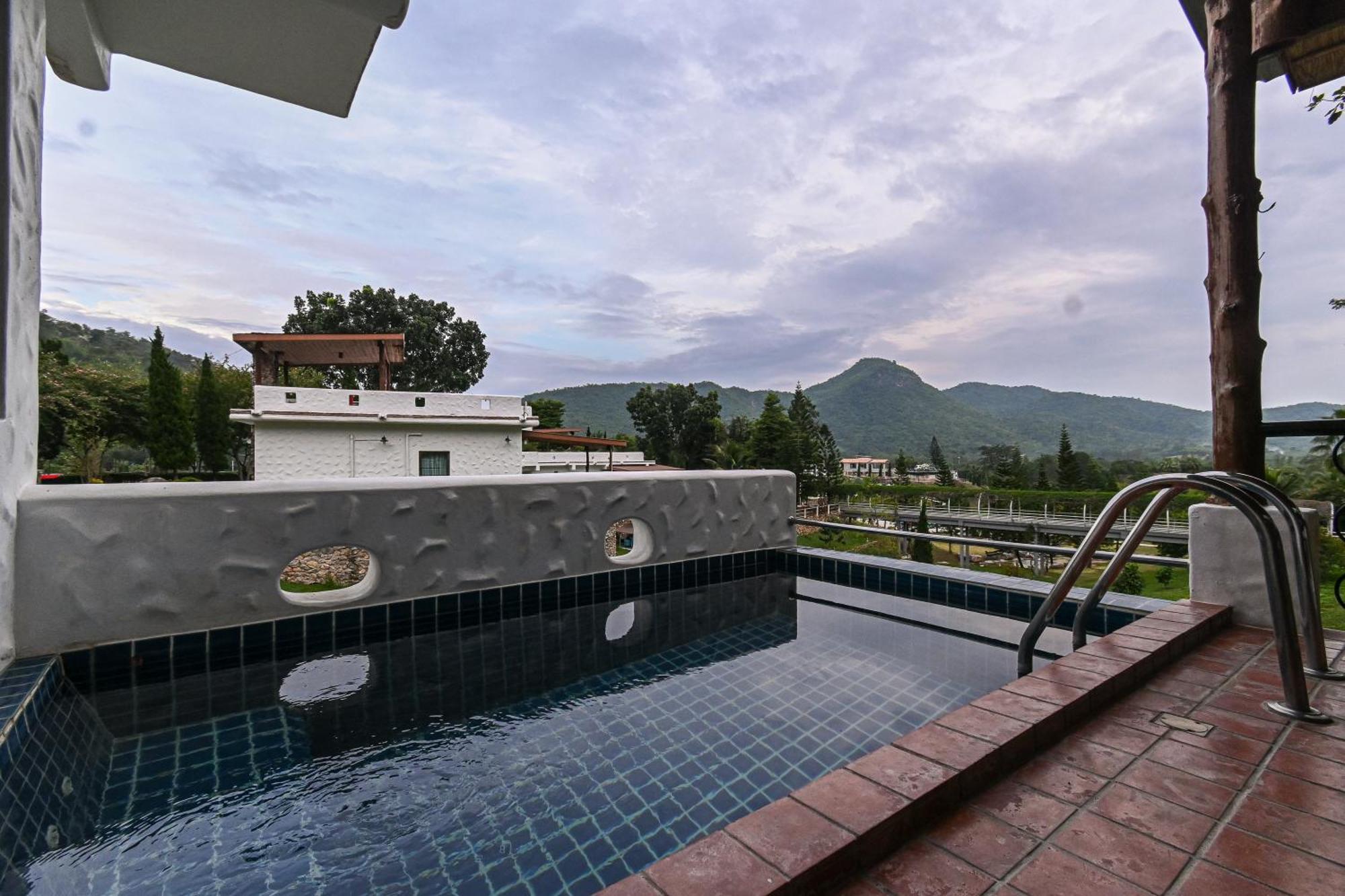 Swiss Valley Hip Resort Suan Phueng Værelse billede