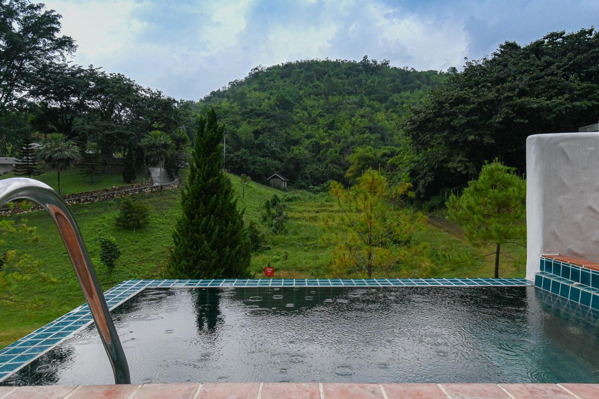Swiss Valley Hip Resort Suan Phueng Værelse billede